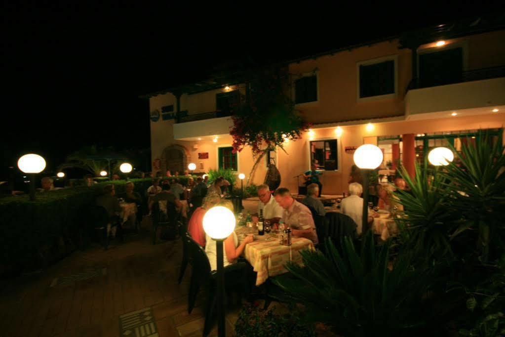 Sun Village Hotel Apartments Megás Limniónas Eksteriør billede
