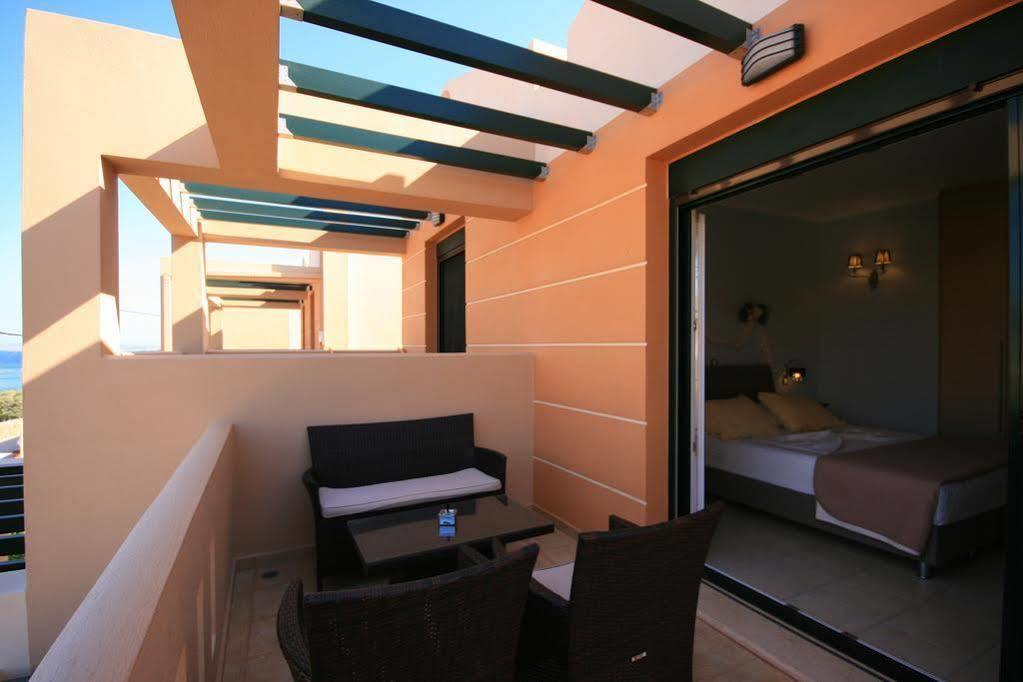 Sun Village Hotel Apartments Megás Limniónas Eksteriør billede