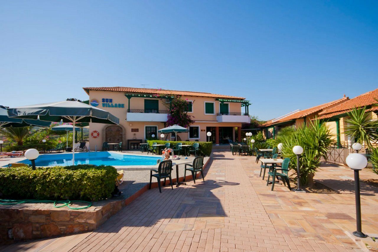 Sun Village Hotel Apartments Megás Limniónas Eksteriør billede